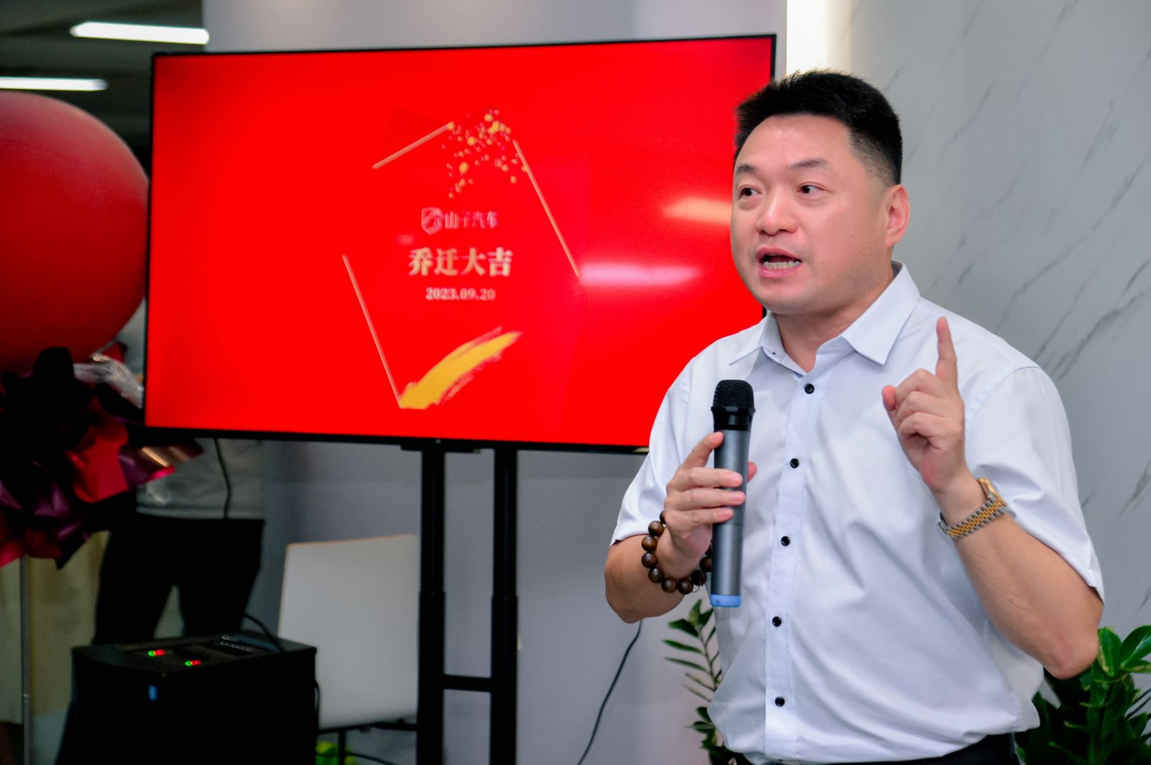 2309210951039345637o8xt 图片